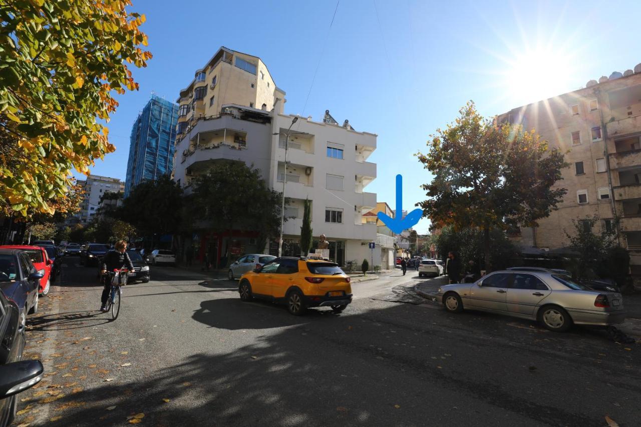 Little Corner Hostel Tiranë Ngoại thất bức ảnh
